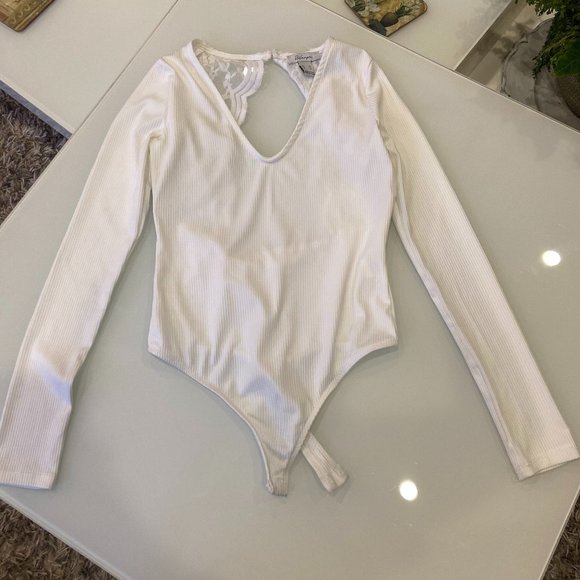 Long sleeved V-neck, backless lace, body suit - Picture 1 of 2